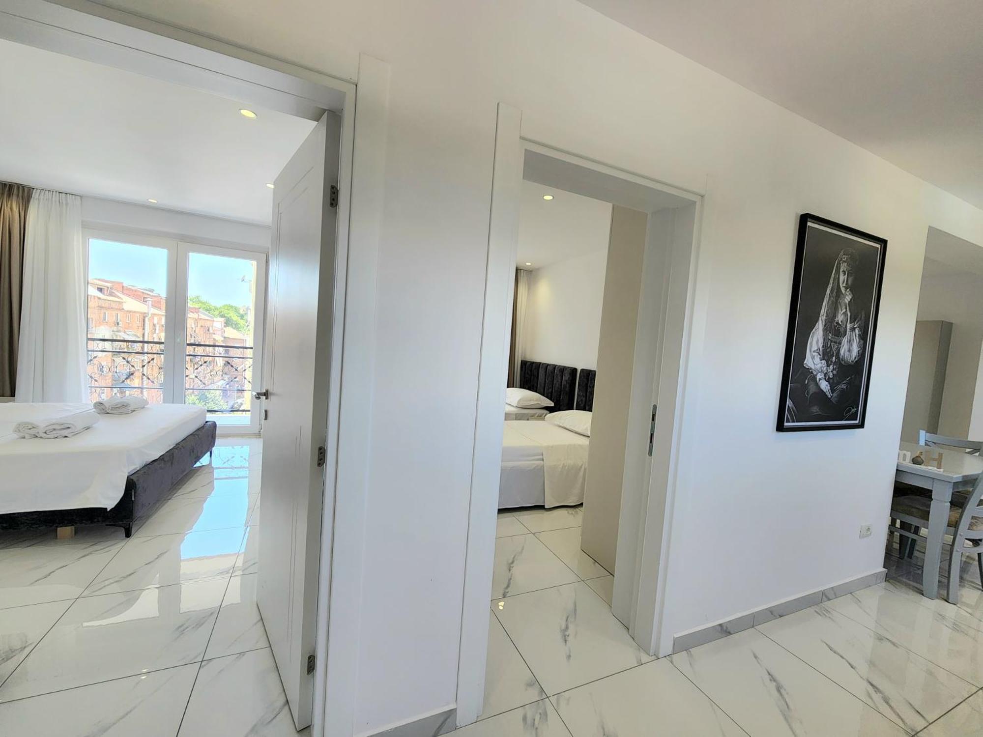 Tirana City Center Penthouse Oasis ภายนอก รูปภาพ