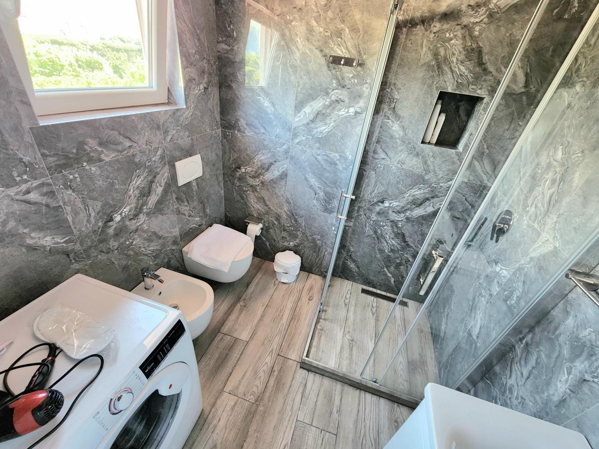 Tirana City Center Penthouse Oasis ภายนอก รูปภาพ